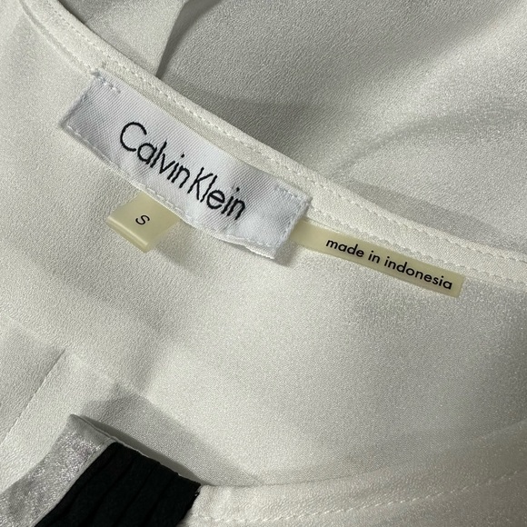Calvin Klein White Black Silver Sleeveless Split Neck Blouse Womens Small - Picture 7 of 8